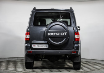 Подержанный автомобиль УАЗ Patriot 2017 года (6 фото)