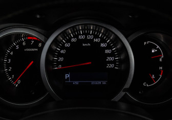 Подержанный автомобиль Suzuki Grand Vitara 2011 года (17 фото)