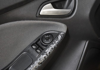 Подержанный автомобиль Ford Focus Hatchback 2012 года (10 фото)