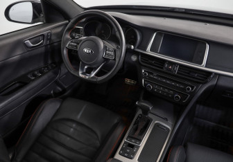 Подержанный автомобиль Kia Optima Sedan 2018 года (10 фото)