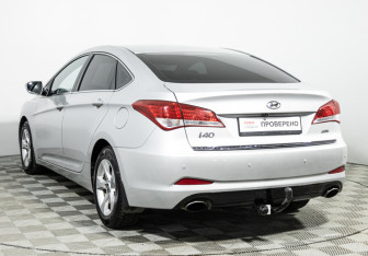 Подержанный автомобиль Hyundai i40 Sedan 2014 года (7 фото)