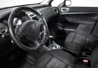 Подержанный автомобиль Peugeot 307 Hatchback 2007 года (9 фото)