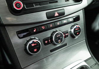 Подержанный автомобиль Volkswagen Passat Sedan 2012 года (16 фото)