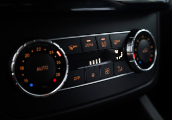 Подержанный автомобиль Mercedes-Benz GLE 2016 года (20 фото)