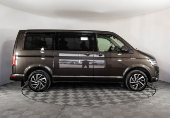 Подержанный автомобиль Volkswagen Caravelle 2019 года (4 фото)