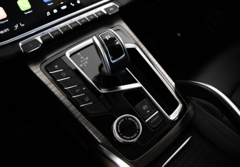Подержанный автомобиль Geely Atlas Pro 2024 года (12 фото)