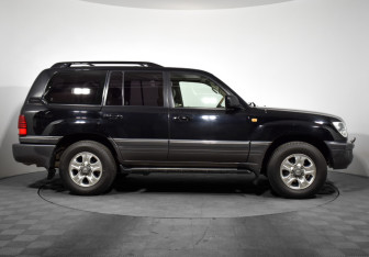 Подержанный автомобиль Lexus LX 2007 года (4 фото)