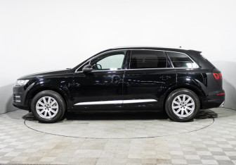 Подержанный автомобиль Audi Q7 2017 года (8 фото)