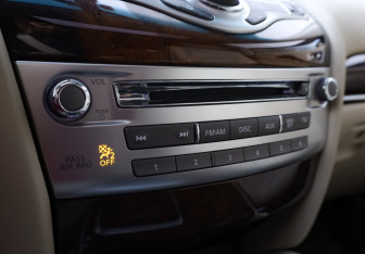 Подержанный автомобиль Infiniti QX60 2017 года (21 фото)