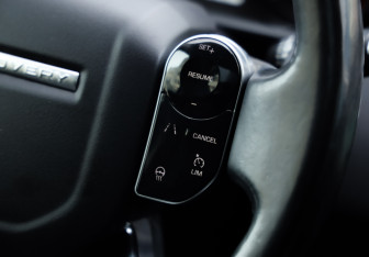 Подержанный автомобиль Land Rover Discovery 2019 года (13 фото)