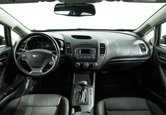 Подержанный автомобиль Kia Cerato Sedan 2013 года (13 фото)