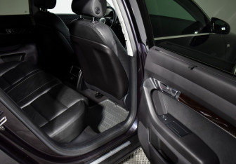 Подержанный автомобиль Audi A6 Sedan 2006 года (12 фото)