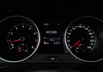 Подержанный автомобиль Volkswagen Tiguan 2019 года (12 фото)