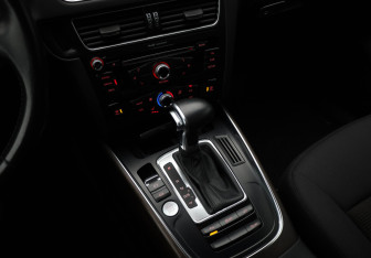Подержанный автомобиль Audi Q5 2014 года (18 фото)
