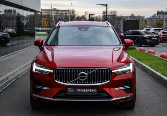 Подержанный автомобиль Volvo XC60 2021 года (3 фото)