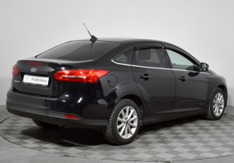 Подержанный автомобиль Ford Focus Sedan 2017 года (5 фото)