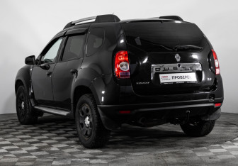 Подержанный автомобиль Renault Duster 2013 года (7 фото)