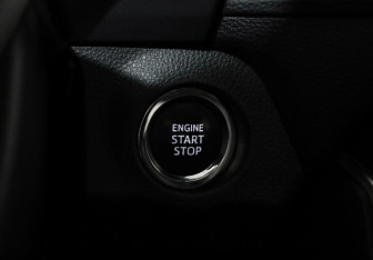 Подержанный автомобиль Toyota RAV4 2021 года (17 фото)