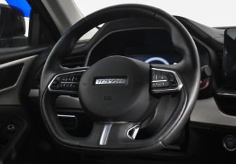 Подержанный автомобиль Haval F7 2023 года (14 фото)