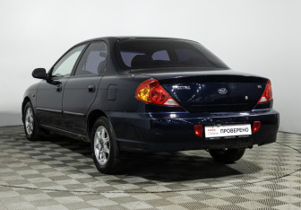 Подержанный автомобиль Kia Spectra Sedan 2008 года (7 фото)