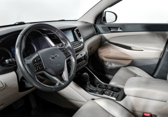 Подержанный автомобиль Hyundai Tucson 2017 года (9 фото)