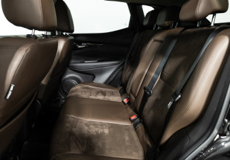 Подержанный автомобиль Nissan Qashqai 2021 года (10 фото)