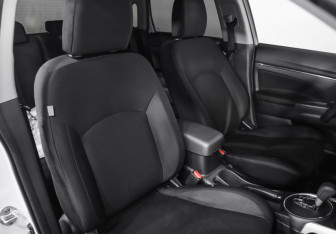 Подержанный автомобиль Mitsubishi ASX 2013 года (18 фото)
