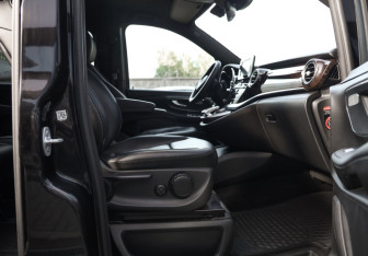 Подержанный автомобиль Mercedes-Benz Vito 2015 года (24 фото)