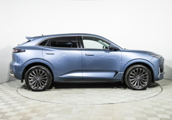 Подержанный автомобиль Changan UNI-K 2022 года (4 фото)