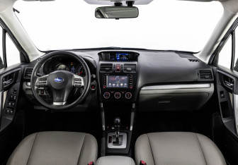 Подержанный автомобиль Subaru Forester Suv 2013 года (10 фото)