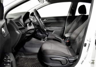 Подержанный автомобиль Hyundai Solaris Sedan 2018 года (10 фото)