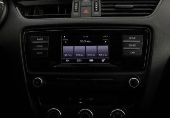 Подержанный автомобиль Skoda Octavia Wagon 2014 года (13 фото)