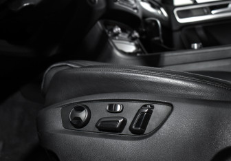 Подержанный автомобиль Volkswagen Touareg 2015 года (16 фото)