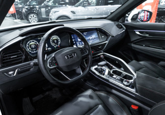 Подержанный автомобиль Geely Tugella 2024 года (20 фото)