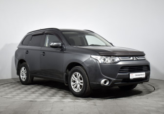 Подержанный автомобиль Mitsubishi Outlander 2013 года (3 фото)