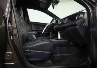 Подержанный автомобиль Toyota RAV4 2019 года (24 фото)