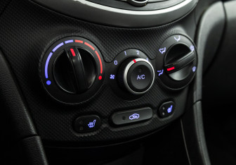 Подержанный автомобиль Hyundai Solaris Sedan 2013 года (15 фото)