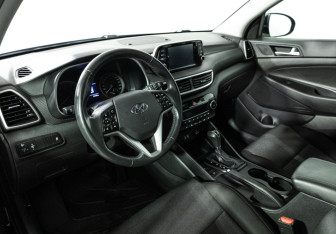Подержанный автомобиль Hyundai Tucson 2020 года (11 фото)