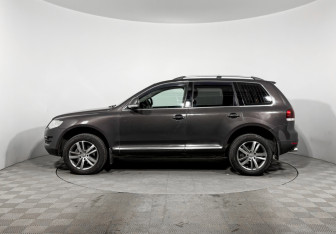 Подержанный автомобиль Volkswagen Touareg 2008 года (8 фото)