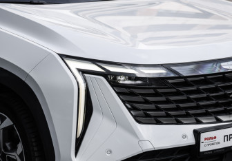Подержанный автомобиль Geely Atlas 2024 года (11 фото)