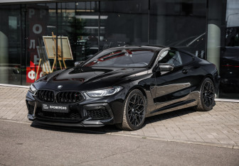 Подержанный автомобиль BMW M8 Coupe 2023 года (3 фото)