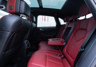 Новый Porsche Macan 2025 (10 фото)