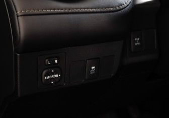 Подержанный автомобиль Toyota RAV4 2013 года (12 фото)