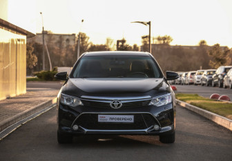 Подержанный автомобиль Toyota Camry Sedan 2016 года (4 фото)