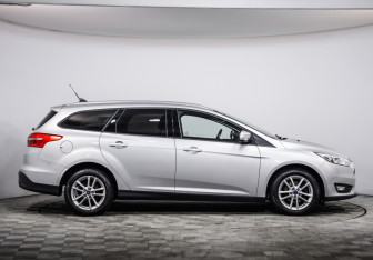 Подержанный автомобиль Ford Focus Wagon 2017 года (4 фото)