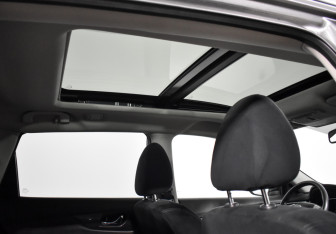 Подержанный автомобиль Nissan X-Trail 2015 года (18 фото)
