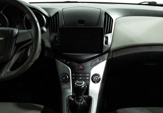 Подержанный автомобиль Chevrolet Cruze Sedan 2014 года (14 фото)