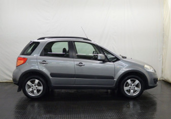 Подержанный автомобиль Suzuki SX4 Hatchback 2013 года (4 фото)