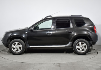 Подержанный автомобиль Renault Duster 2014 года (8 фото)