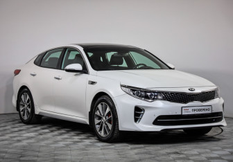 Подержанный автомобиль Kia Optima Sedan 2017 года (3 фото)